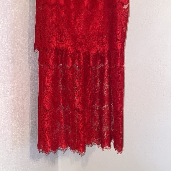 Red lace LULU dress - Picture 4 of 9